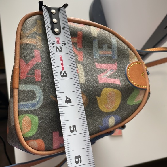 Vintage Dooney and Bourke barrel bag - Picture 10 of 14